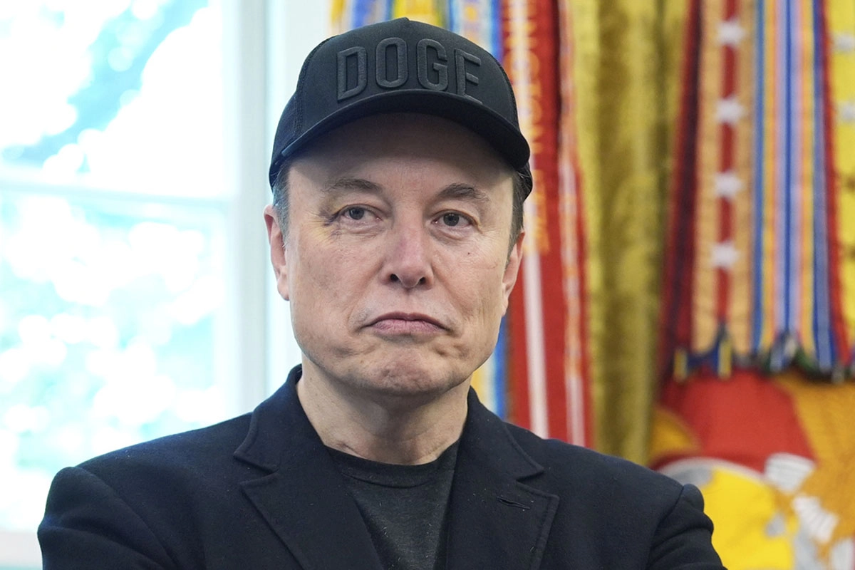 Elon Musk Return to the load y attack in against of the director personnel of the white house
