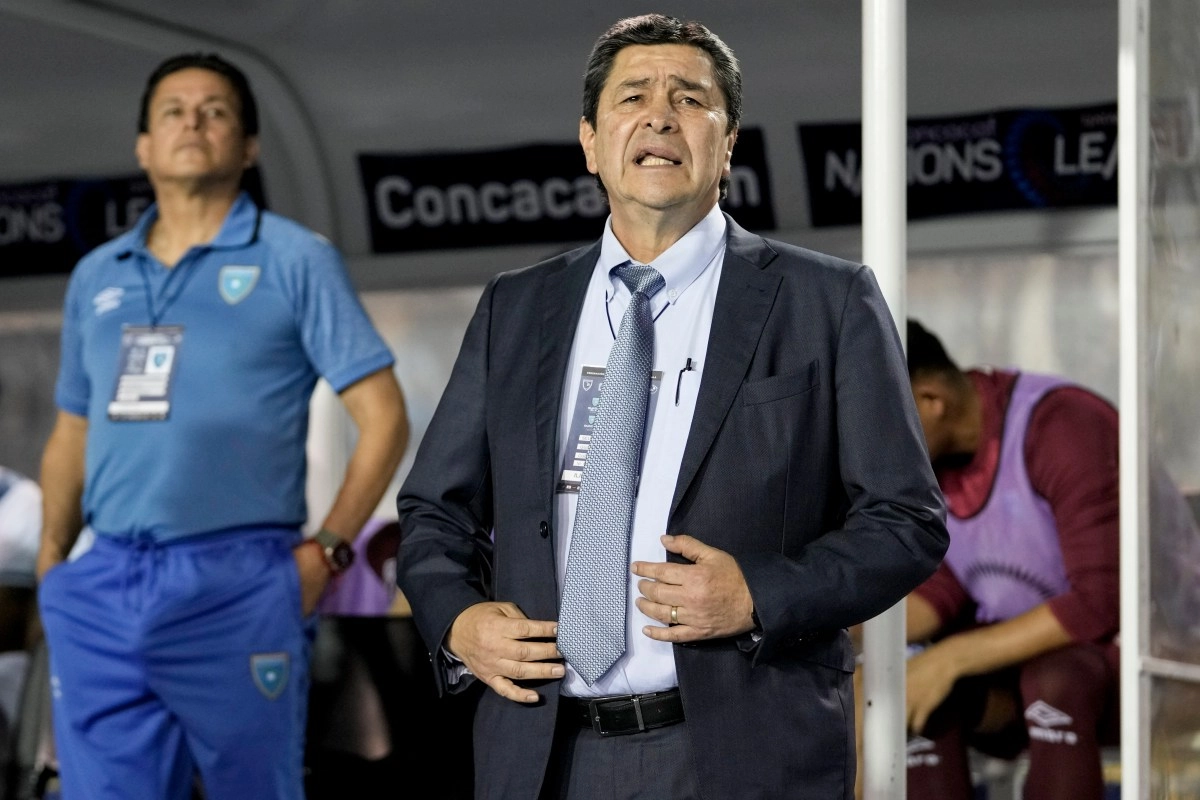 Luis Fernando Tena exposes the Mexican football problems