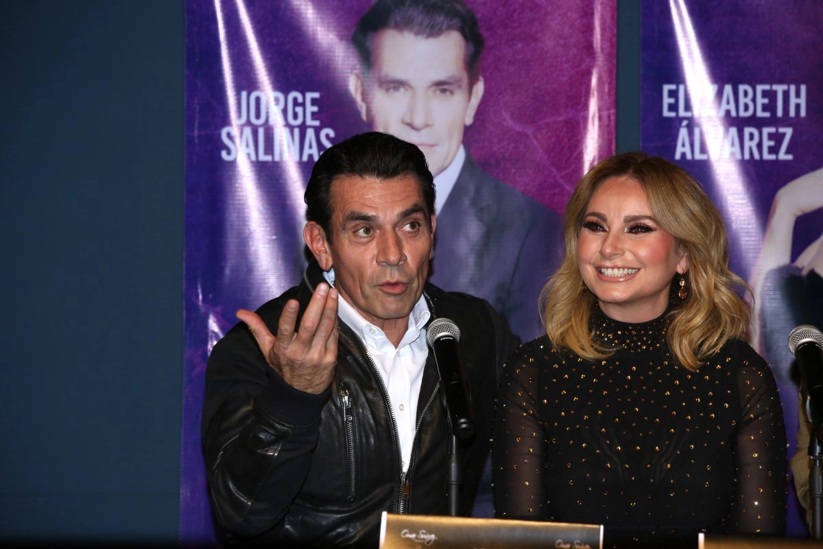 Elizabeth lvarez declares her love a Jorge Salinas but he makes a displacement in public