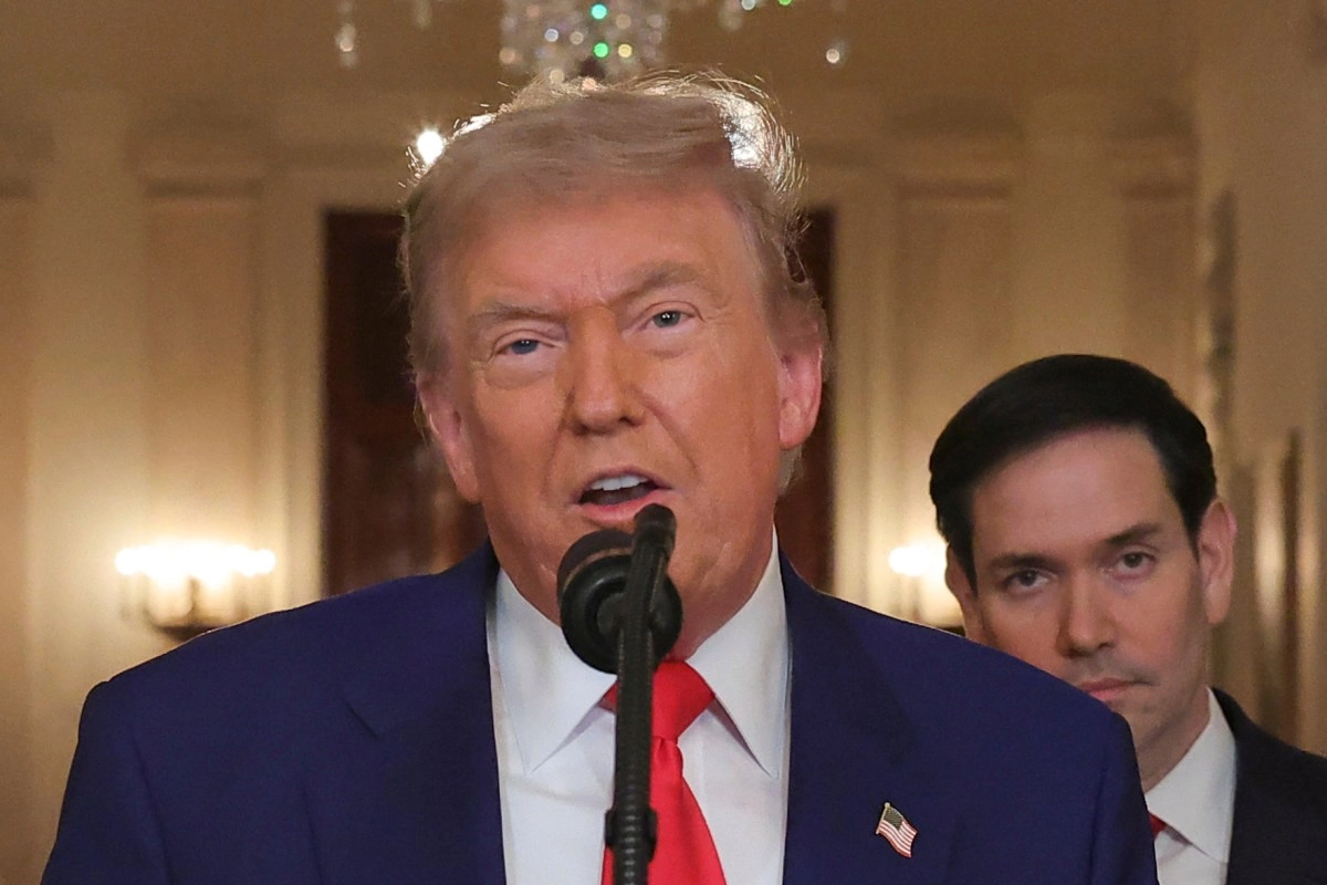 Donald Trump suggests that supports a  change of regime  in Iran