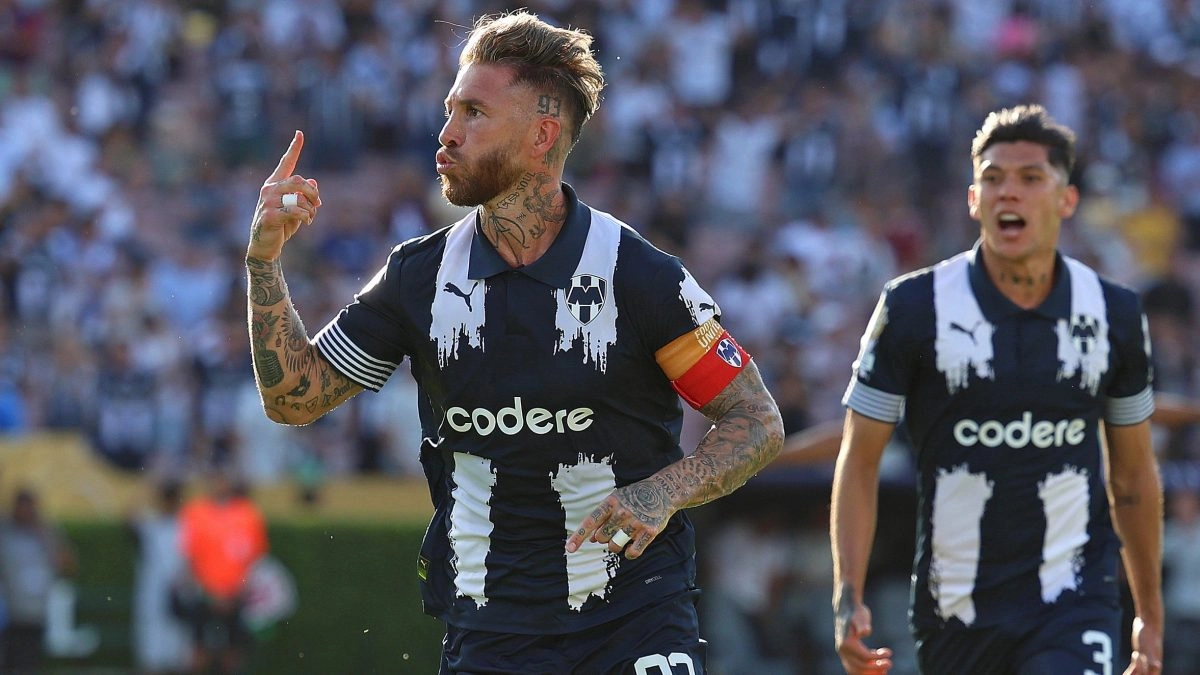 Rayados de Monterrey Se Play the life in the World Clubs against Urawa Red Diamonds