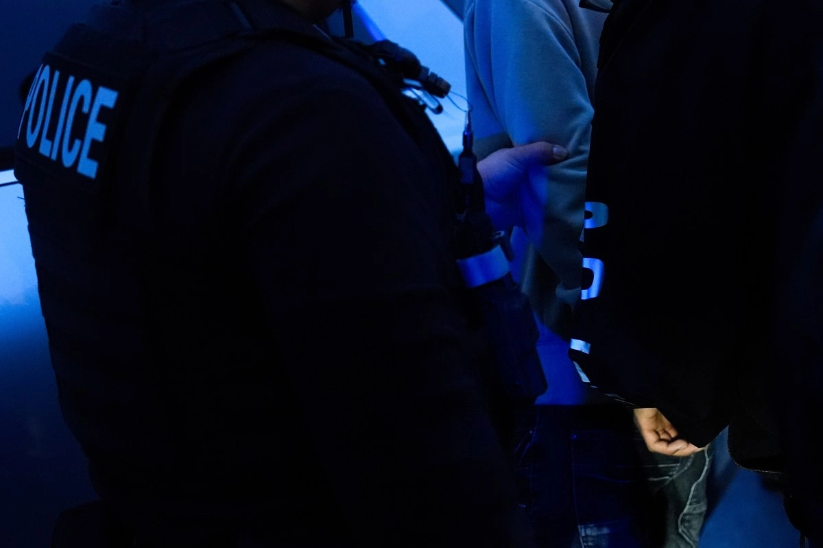 Family of immigrants was arrested per about 20 federal agents in San Diego  they had rifles and lights 