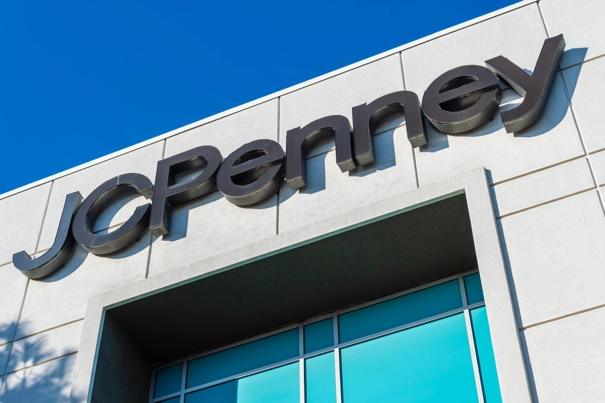 Jcpenney announcing closure of store and massive mass of employees