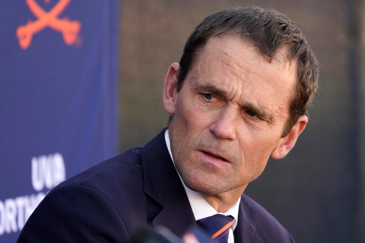 Rector of the university of virginia resign by pressure of the government Trump