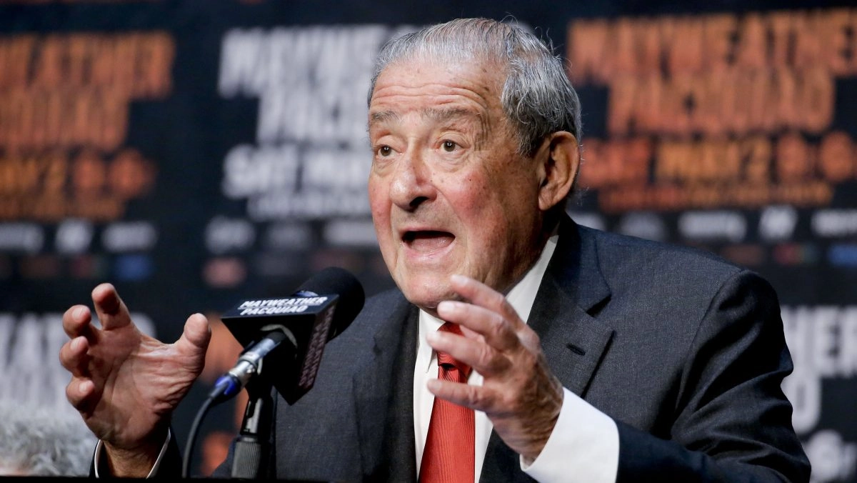 Bob arum predict canelo vs crawford  will win by decision broad 
