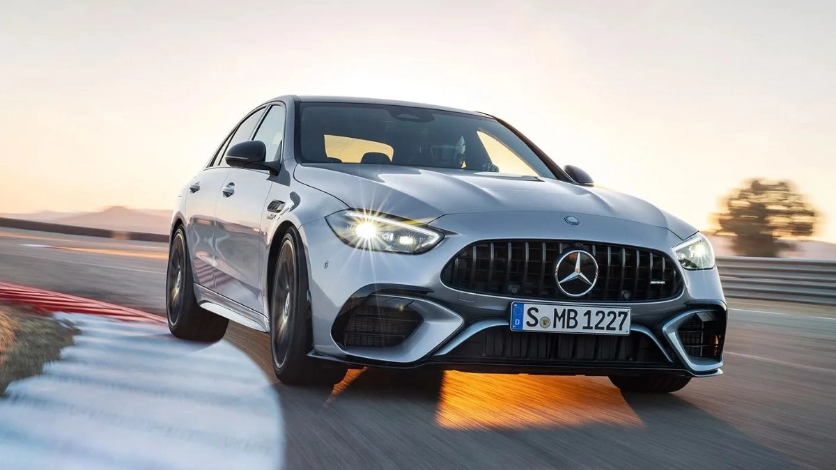 Rejected MercedesBenz will withdraw hybrids 4 cylinders