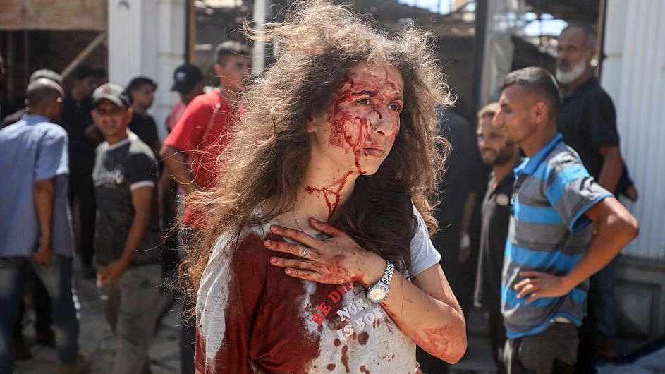 The attack of Israel a a cafeteria front al sea in gaza that leaves less 20 dead