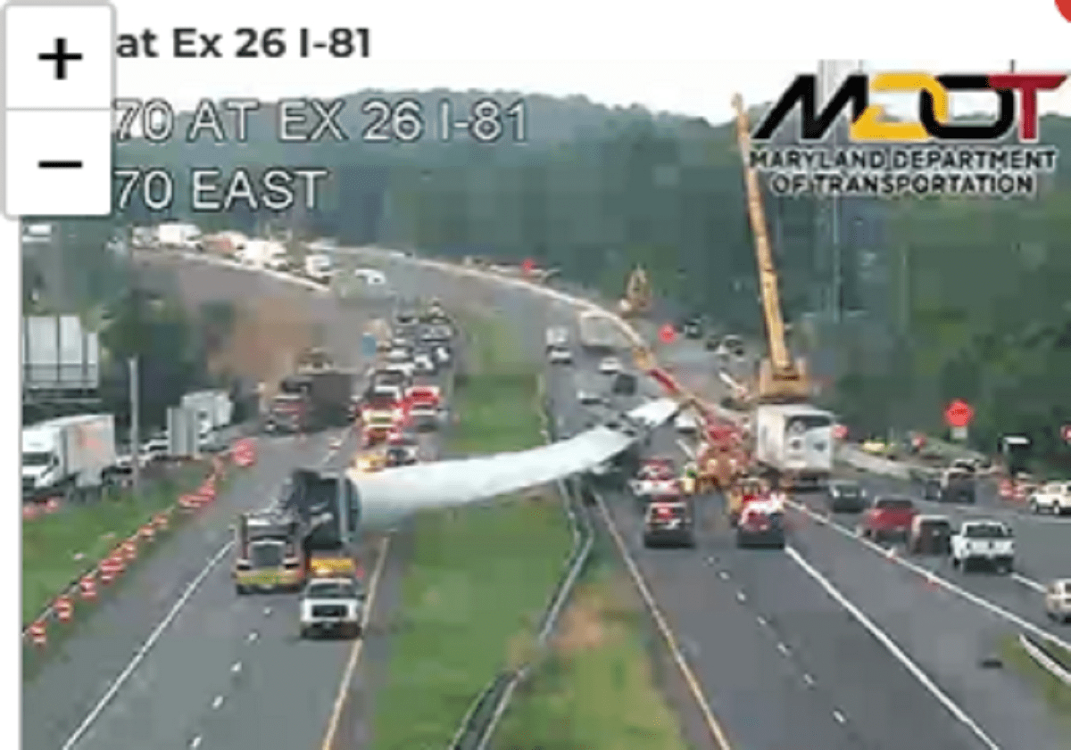 A  turbine windpot seal se of a truck and cause accident in i70 in Maryland