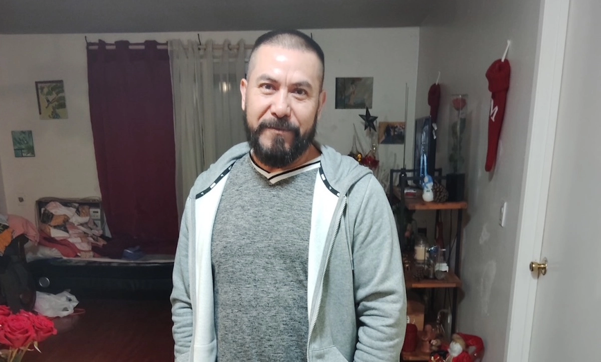 Immigrants detainees incommunicado and overcrowded
