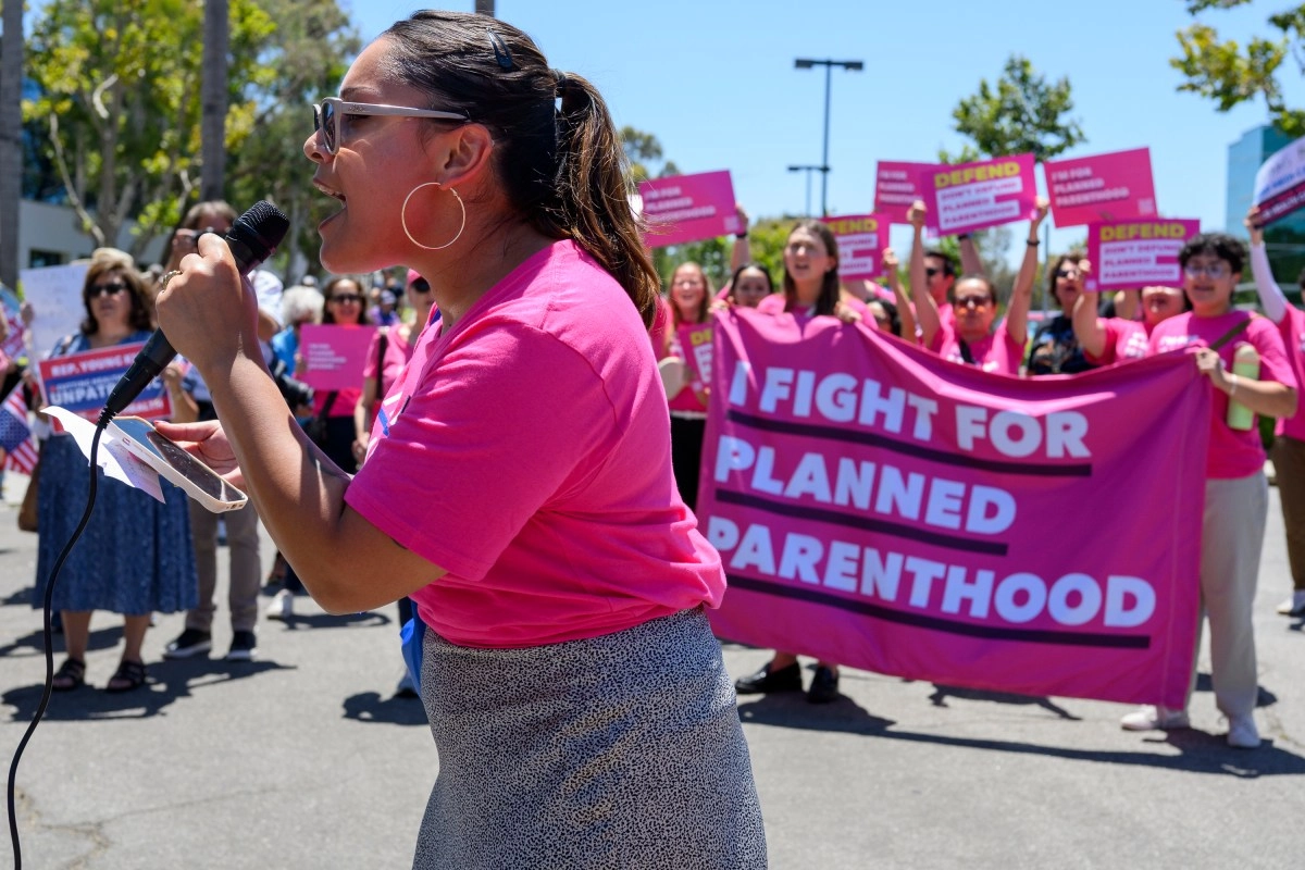 Anaheim protesters protest against cuts a medicaid