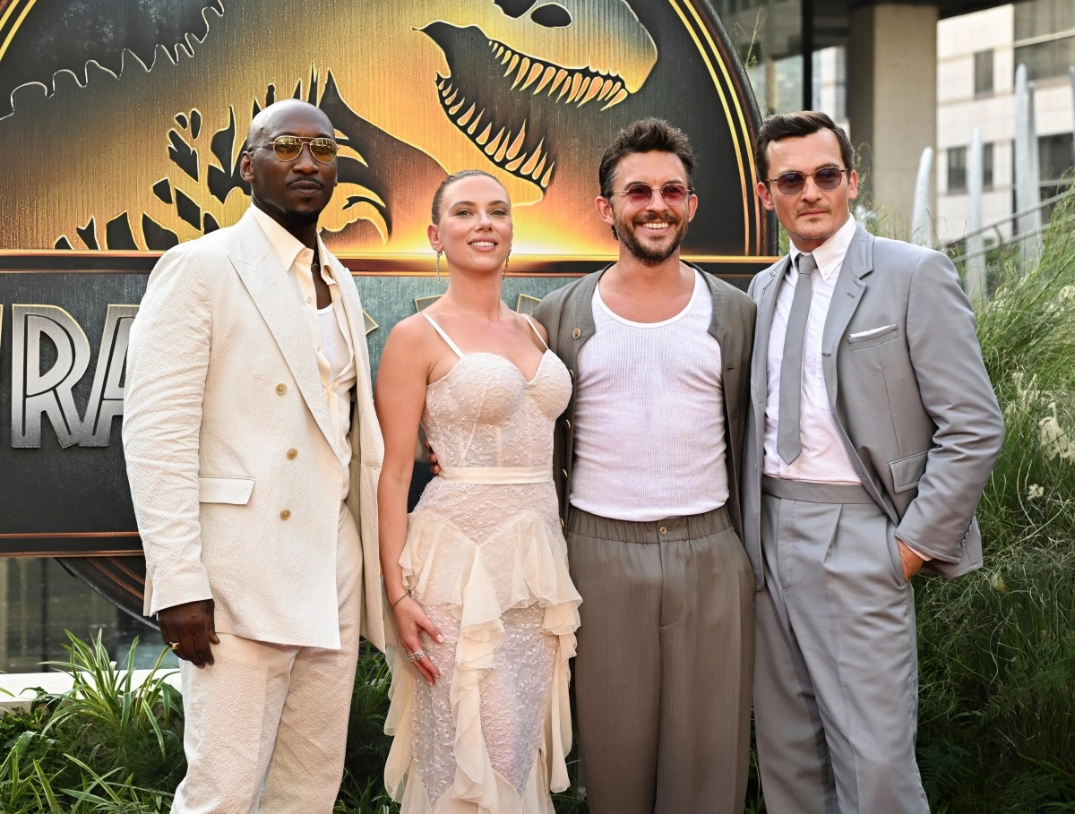The new delivery of  Jurassic World  leaders the and box office and in the second place is  F1 