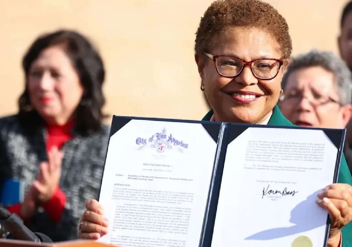 Karen Bass Signs Executive Order to Back Immigrants