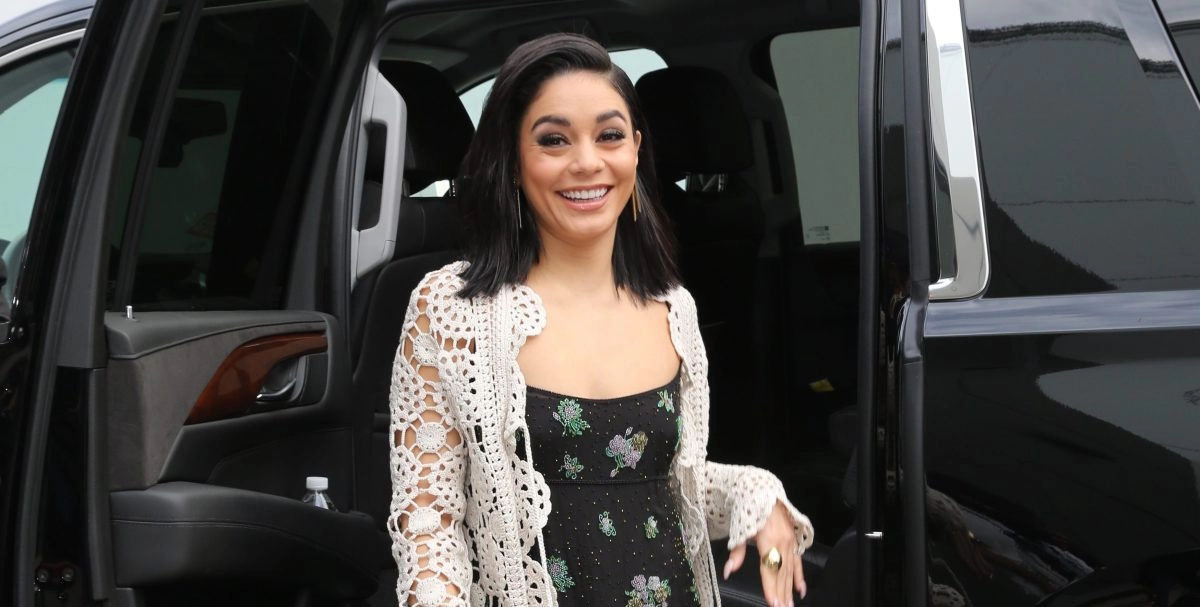 Vanessa Hudgens confirms its second pregnancy presuming photos of your bread