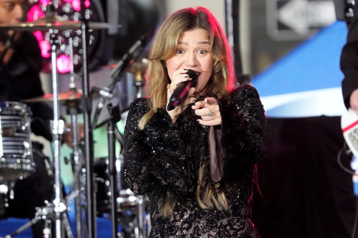 A week after Cancel Kelly Clarkson starts its residence in Las Vegas