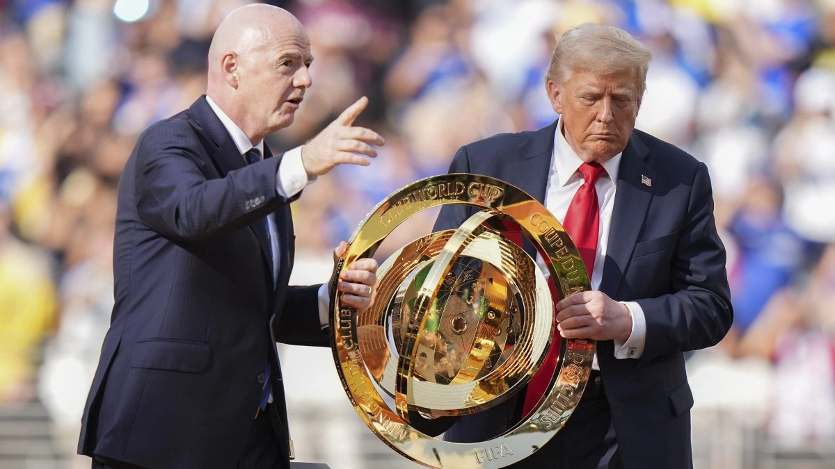Trump choose to that believes that is the best footballer all the times y explains by what