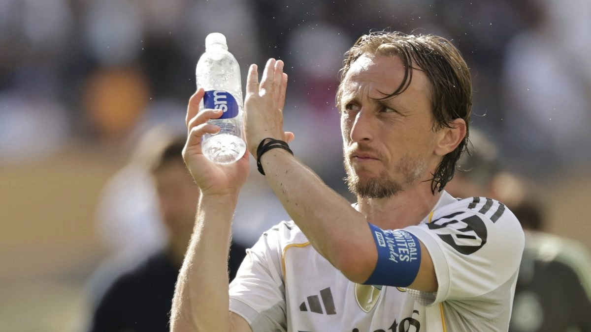 Santi Gimnez with new partner Luka Modric arrives at ac milan