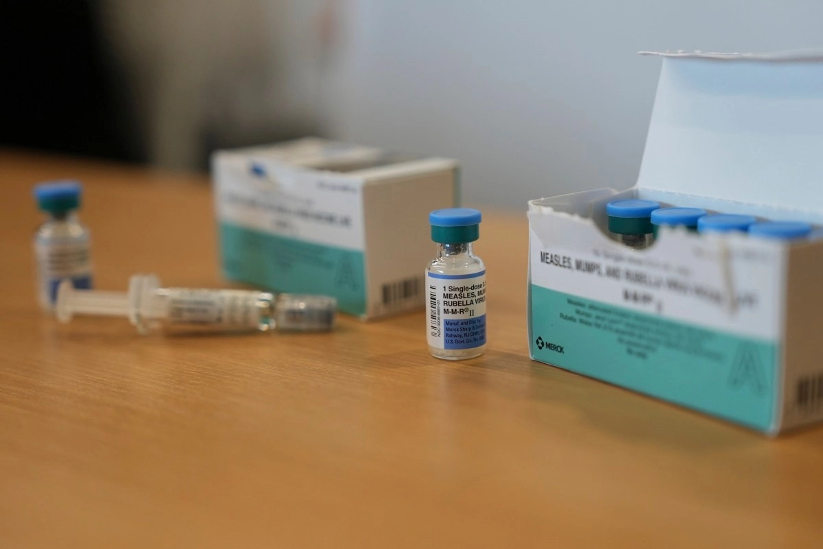 Broke of measles in 38 states Schumer demands emergency national a government Trump