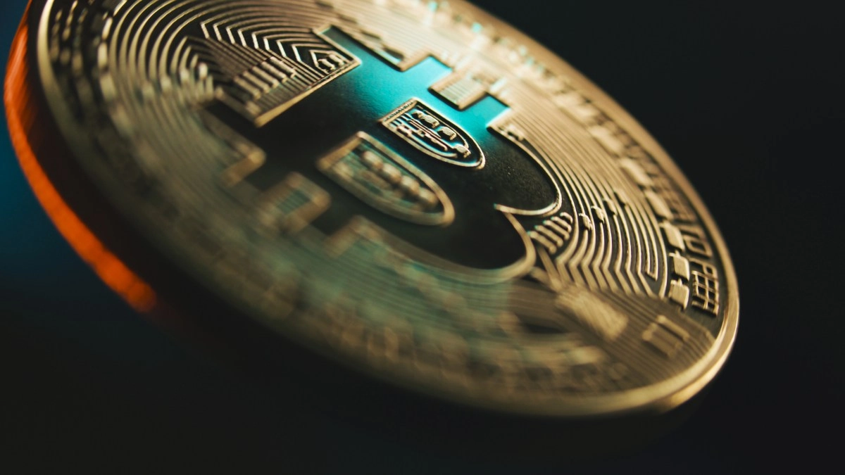 The price bitcoin is shoots over over the  120000