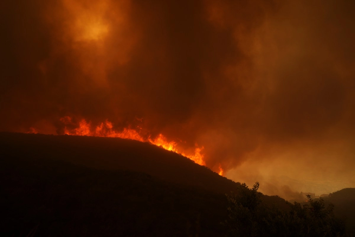 Devastating fire devastates with more 1000 acres in riverside