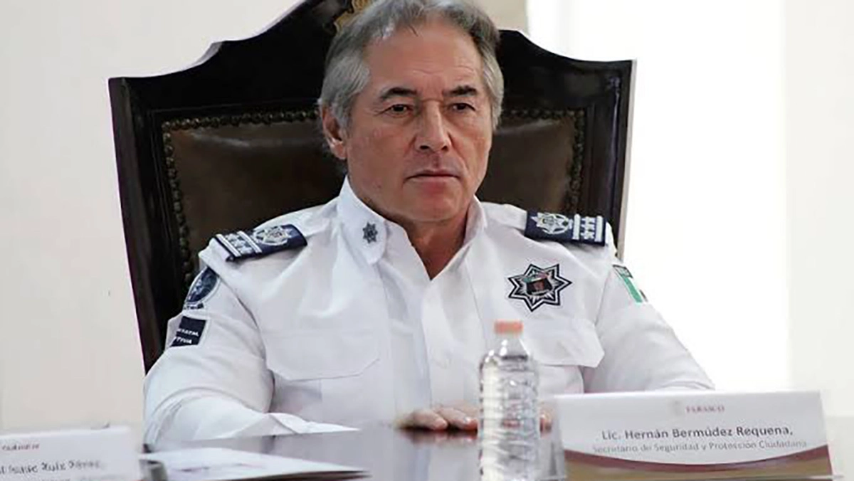 To equal that Garca Luna the Government of AMLO had a boss police narco