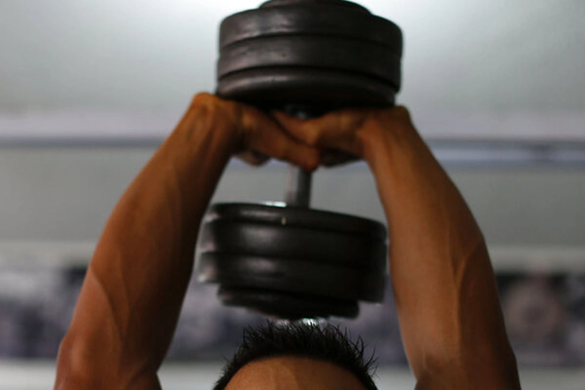 Candidates democrats publish videos lifting weights to demonstrate that can win elections