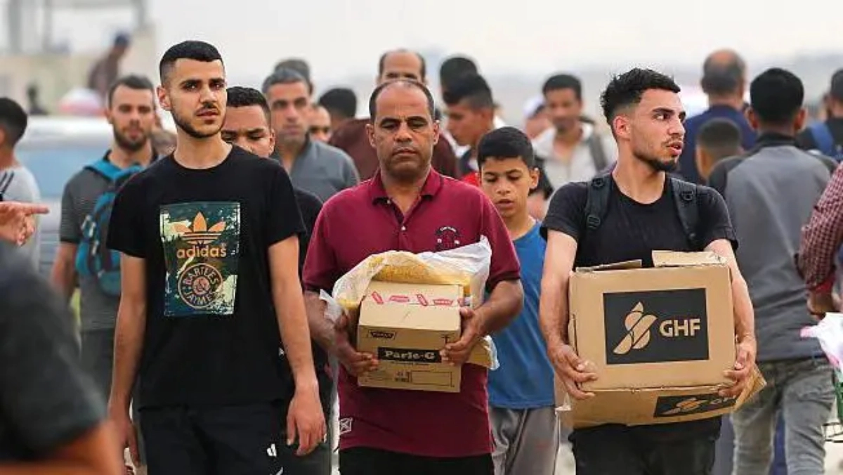 What contains the controversial box of help that distributes the humanitarian foundation of gaza