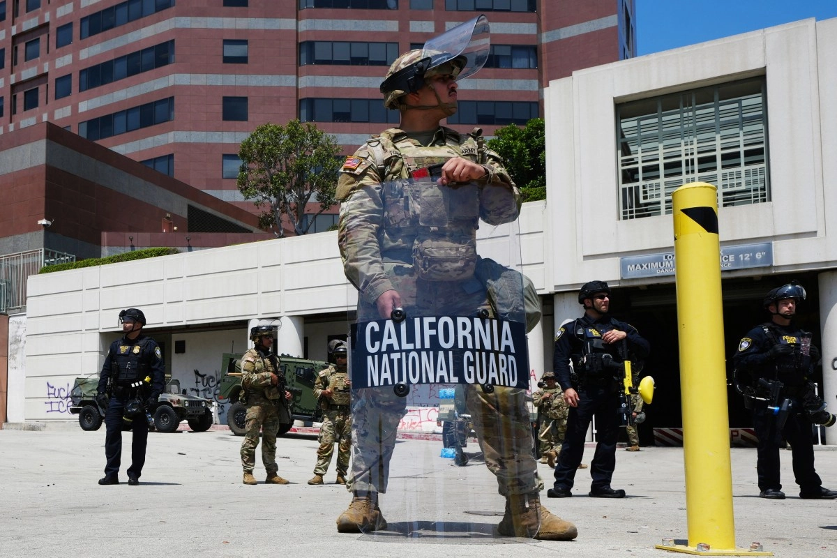 Pentagon withdrawal of Los ngeles A 1350 troops of the National Guard