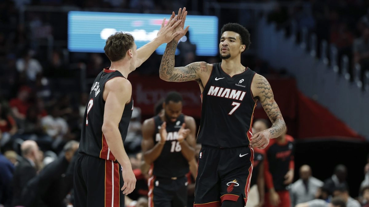 Acusan a extrabajador del Miami Heat de robarse ms de 400 camisetas