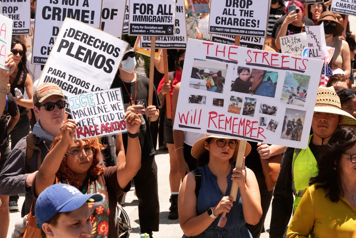 Unin del Barrio The Californian organization that alert a immigrants on the presence of ICE