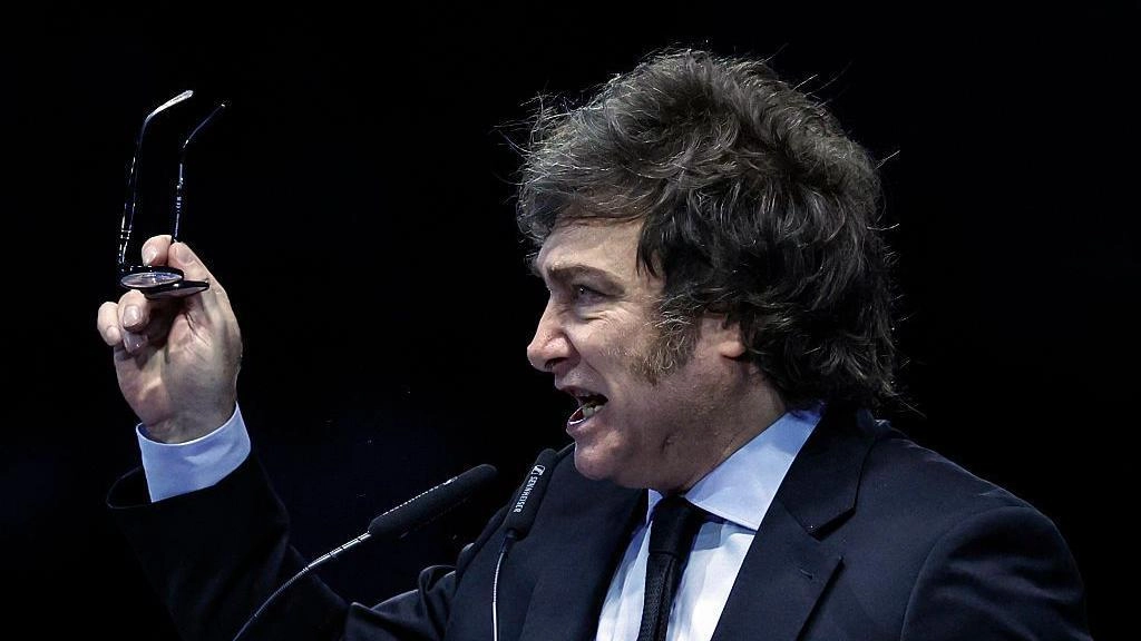 How Milei changed its controversial style in the predelant of the medium medium elections in Argentina