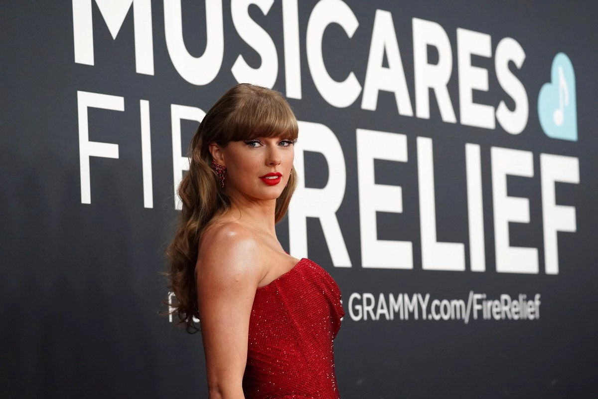 Taylor swift break records with its appearance in the podcast new height show