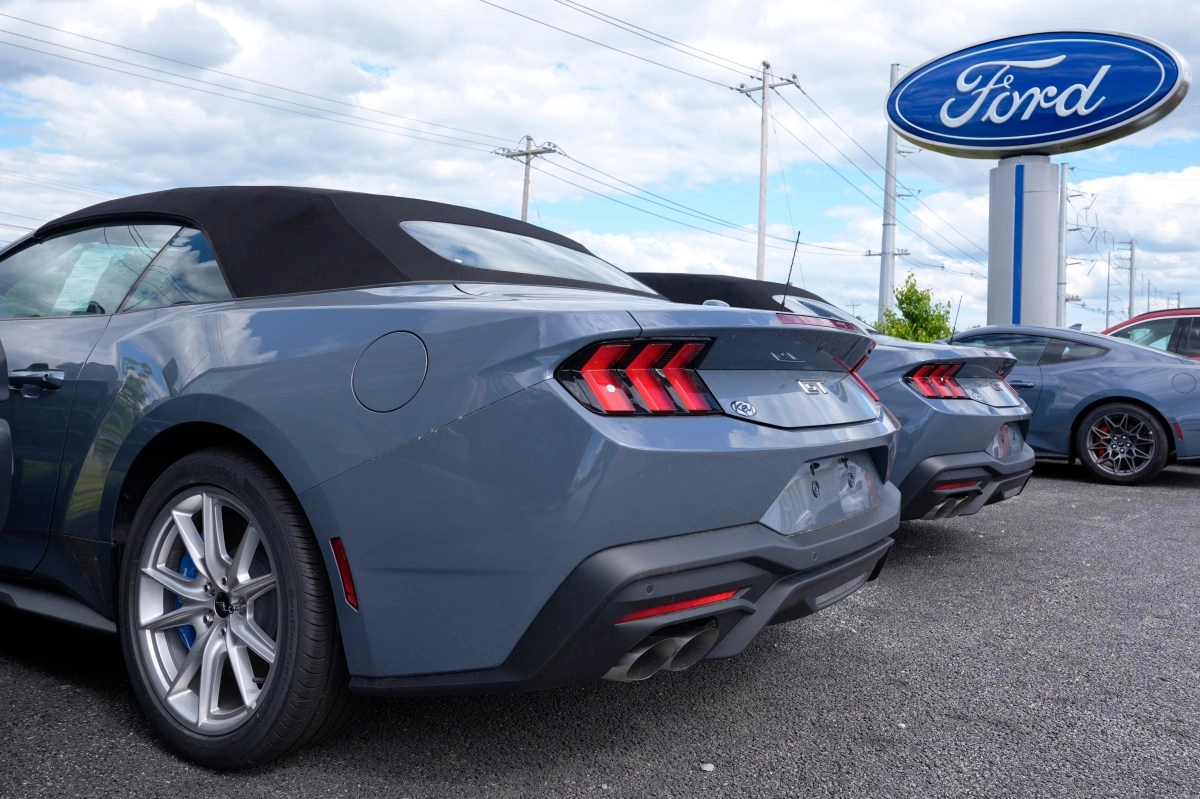 House Blanca ordered Buy two Mustang GT to drive recruitment of agents in ICE