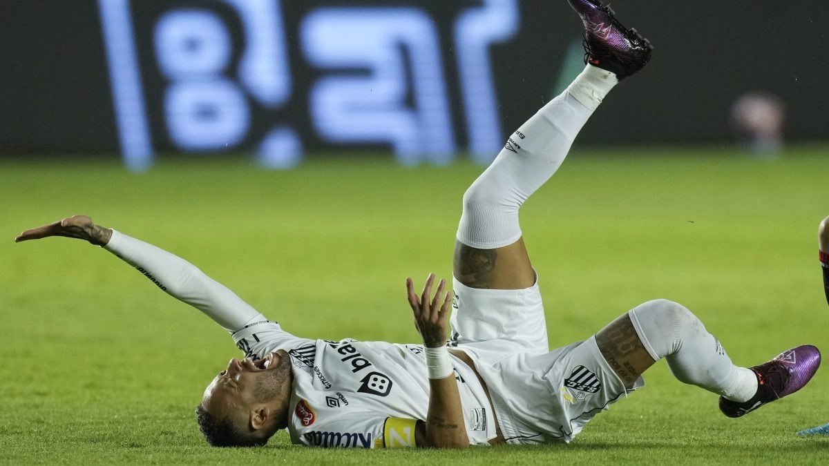 Neymar suffer new injury y is in doubt its participation with the selection of Brazil