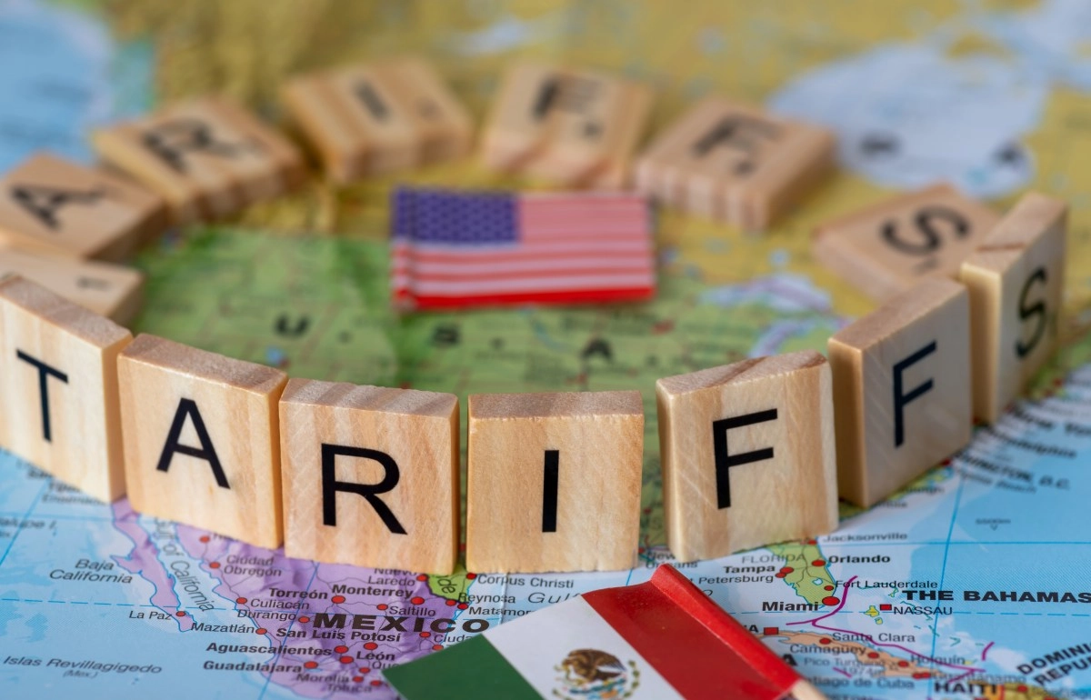 Minimis tariffs impact in services postcards international a ee UU