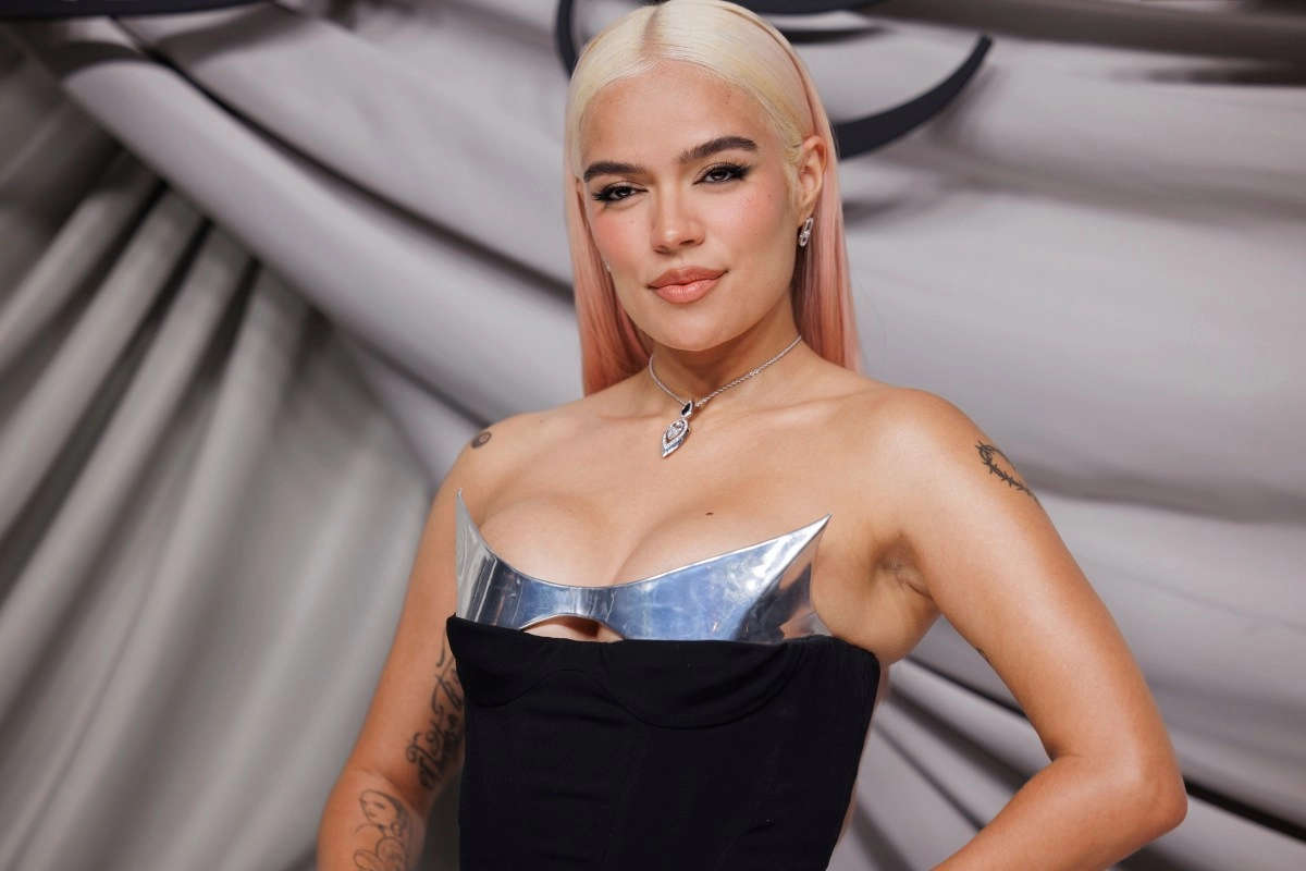 Karol g already is in Brazil for its show in the medium time of the nfl