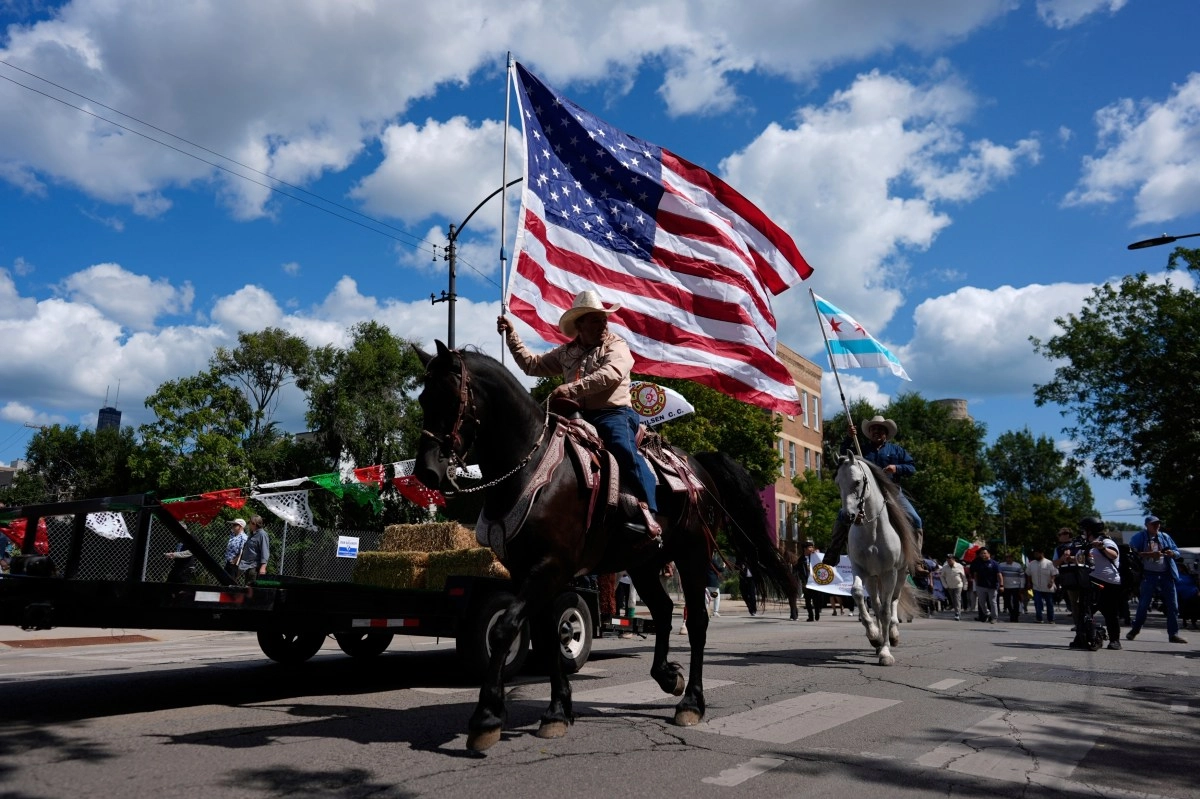 Trump threat a Chicago with deportations y the department war  Chipocalypse Now 
