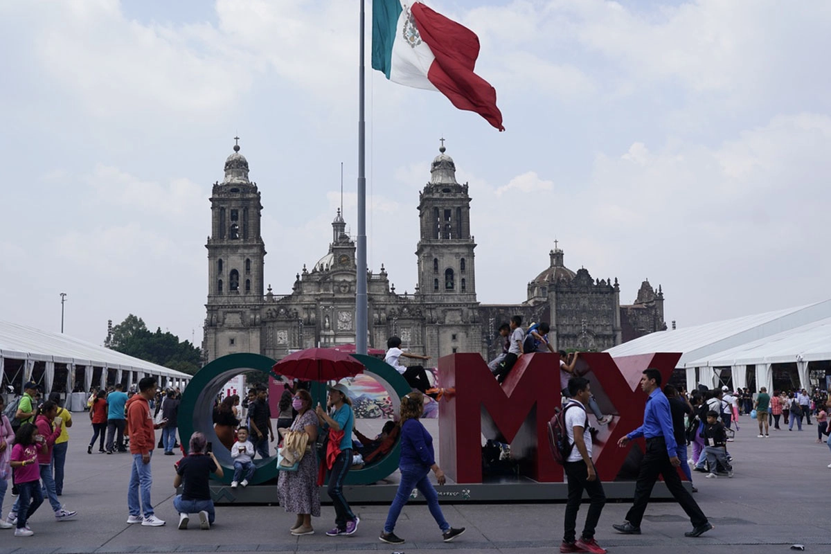 Fear a raids forces a mother to return to Mexico