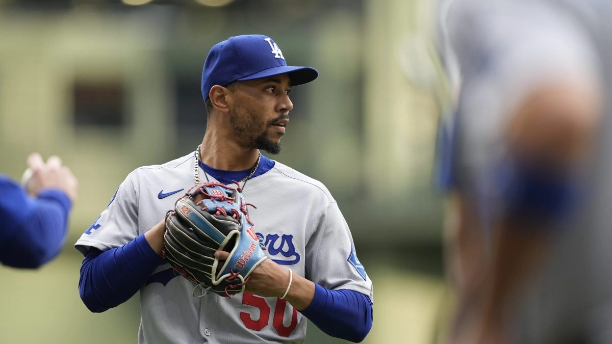 Mookie Betts Francisco Lindor Y Corey Seager Between the nominated al prize Roberto Clemente