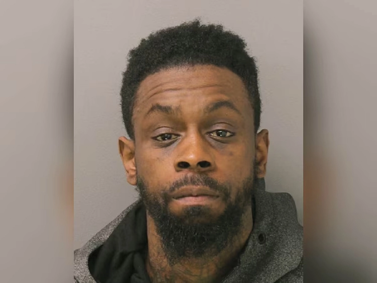 Suspect of robbery in pensylvania was injured with sword samurai during invasion to housing