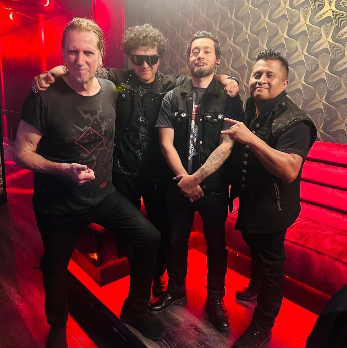 The Spirit Rock UNE A La Union Y A The Phantom Crows