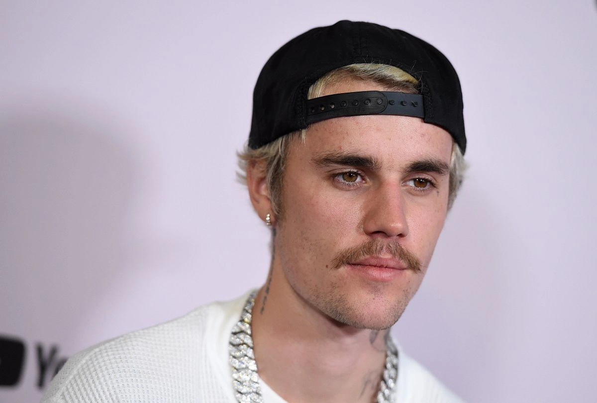 Justin Bieber Se Corona as in the artist better paid of coachella