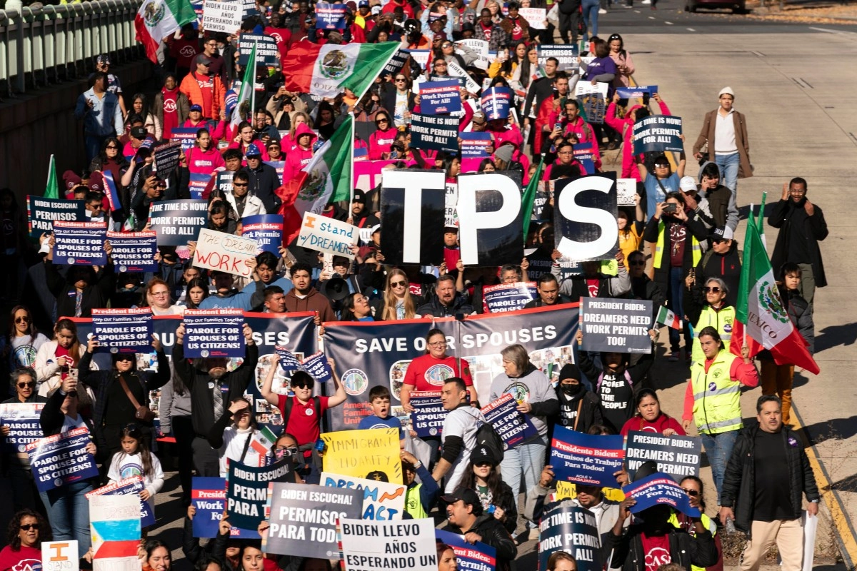 Government Trump Ask a the Supreme Court that allows deport to 300000 Venezuelans with TPS
