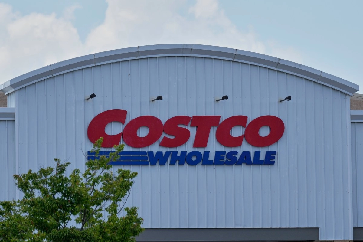 Trump prohibits a diplomats Iranians buy in costco y acquire products luxury
