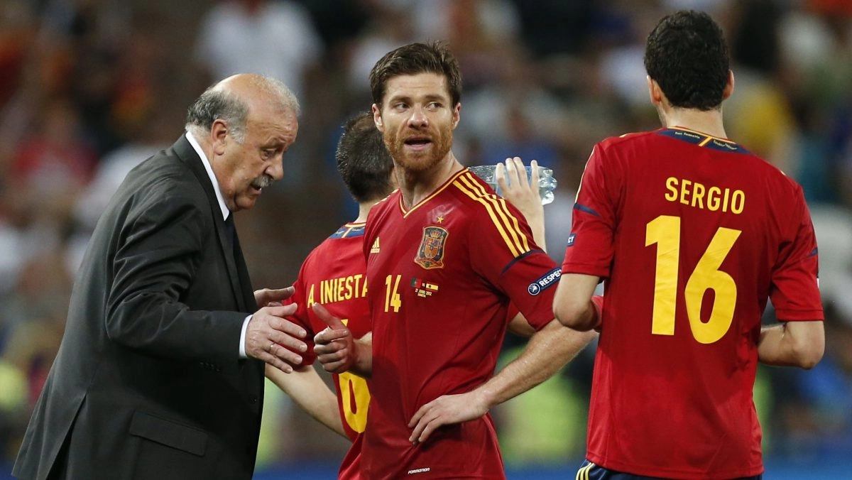 Xabi Alonso praised a busquets per his retirement  I was a second in front 