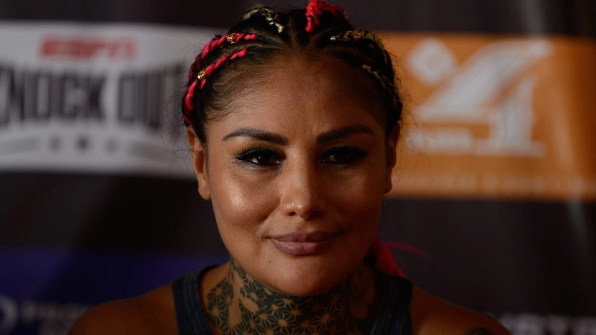 Barby Jurez comes out victorious in her penultimate professional fight beaten the Japanese Tomomi Takano Barby Jurez comes out victorious in her penultimate professional fight beaten the Japanese Tomomi Takano