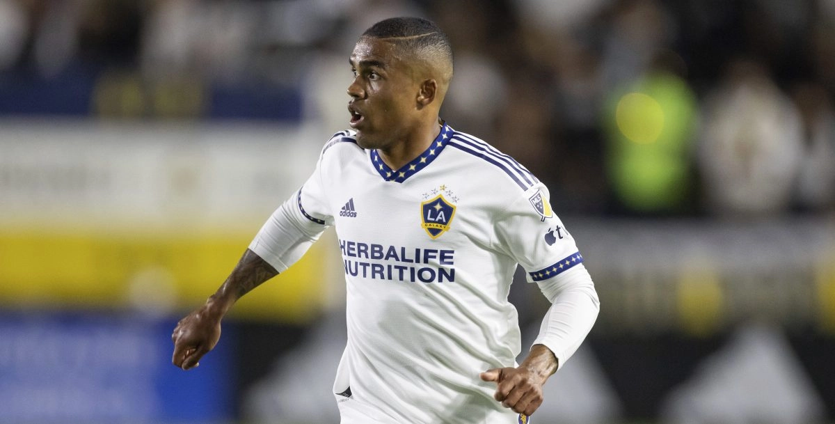 Douglas Costa is supposedly wanted by America Pumas and Santos Laguna Douglas Costa is supposedly wanted by America Pumas and Santos Laguna