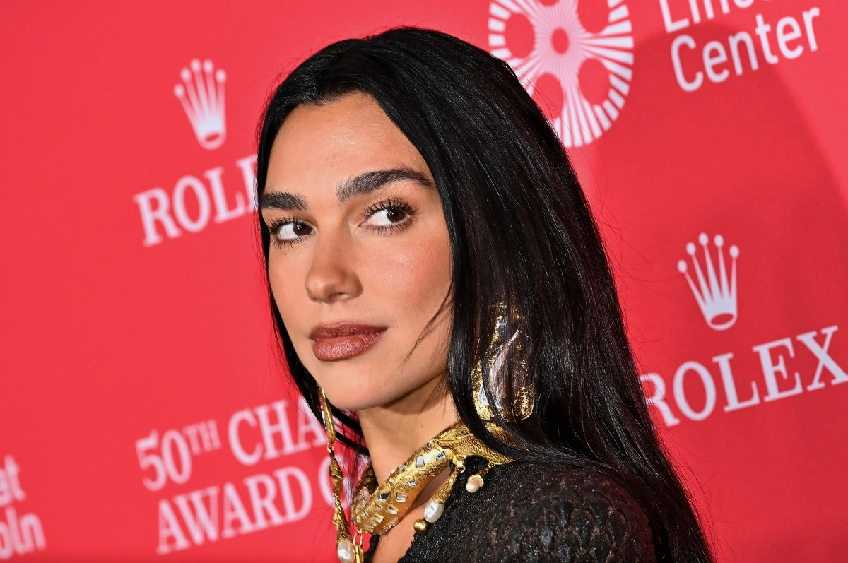 Dua Lipa celebrated receiving a Spanish certificate prior to her tour Dua Lipa celebrated receiving a Spanish certificate prior to her tour