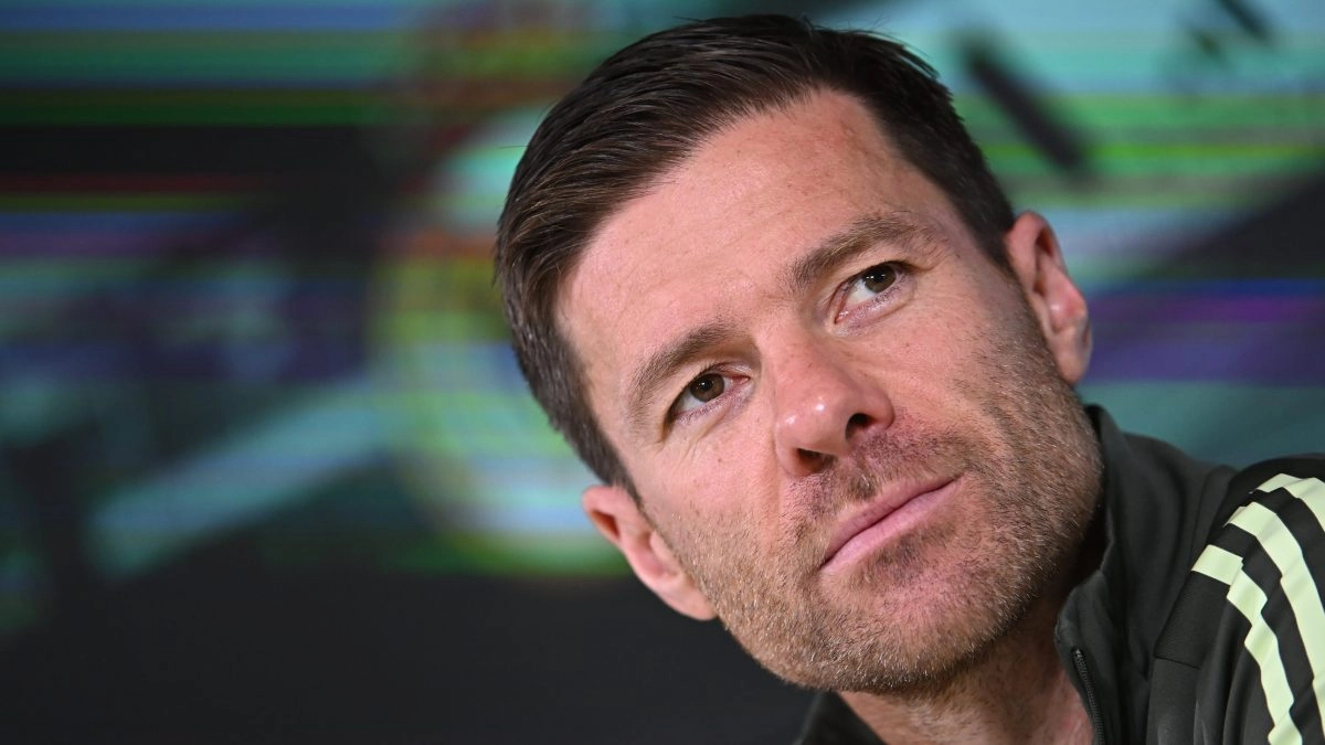 Xabi Alonso stands against the Barcelona match in Miami of LaLiga