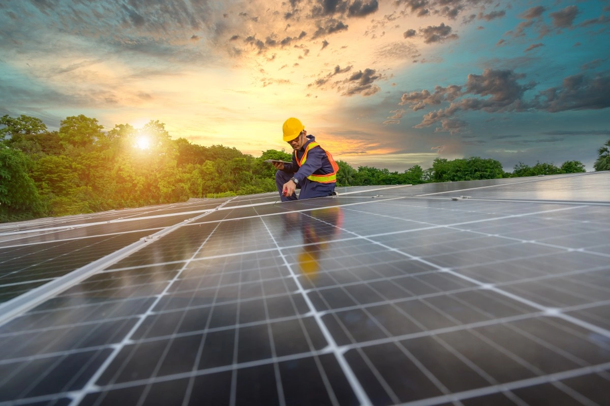 Giant mirrors in space the controversial idea to power solar panels 24 hours Giant mirrors in space the controversial idea to power solar panels 24 hours