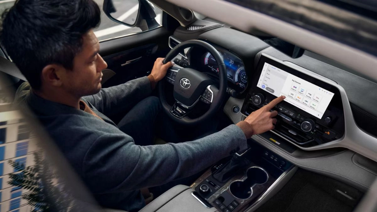 Does smoke come out of the oil cap Real causes and solutions